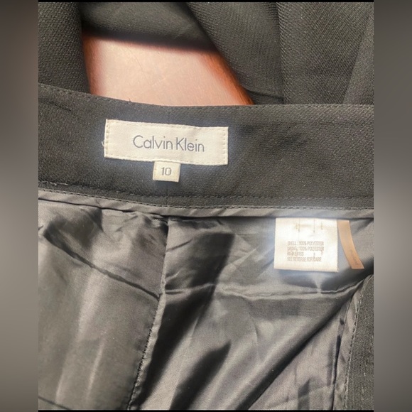 Calvin Klein ladies trousers are a size 10. - Picture 5 of 12